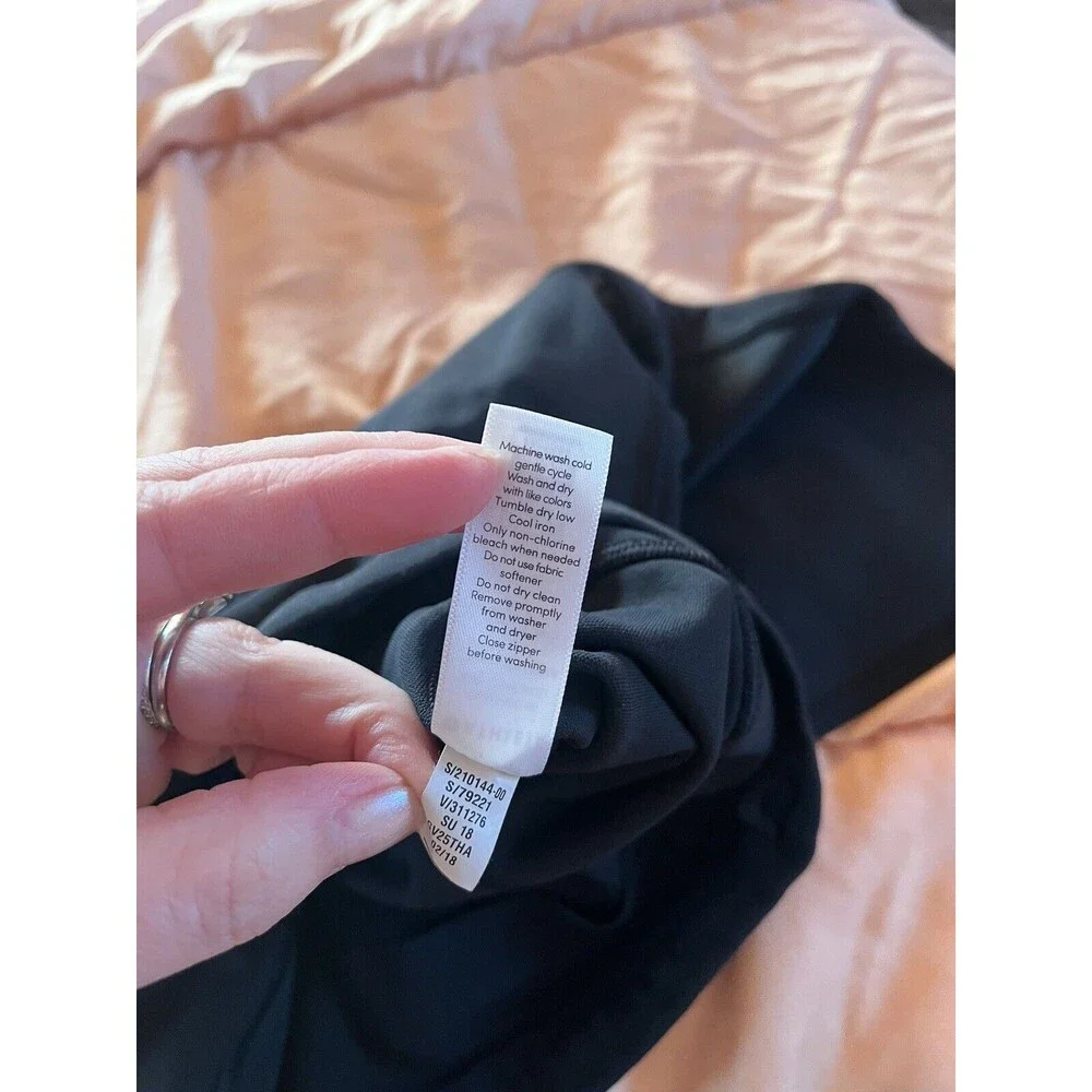Athleta Women Black Crop Work Out Pants Side Pockets Small